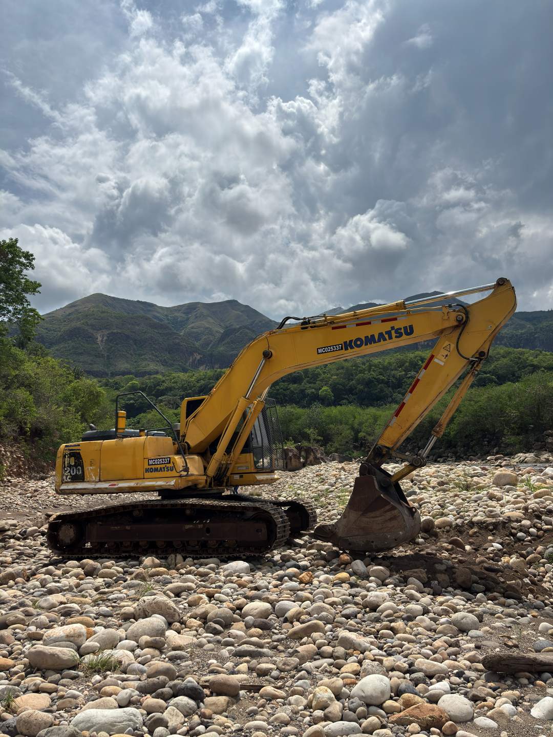 Excavadora Komatsu PC200LC-8 - Imagen 4