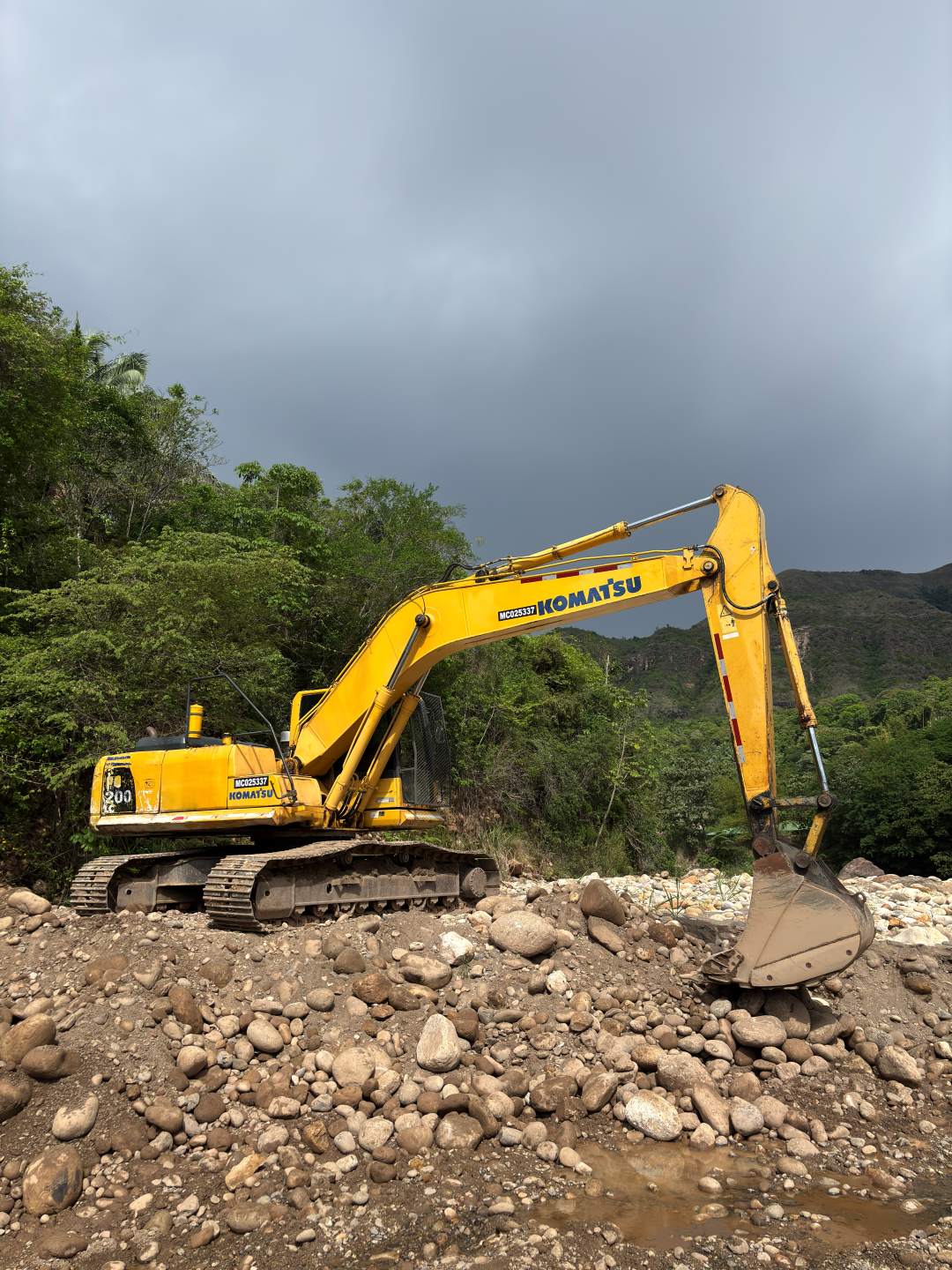 Excavadora Komatsu PC200LC-8 - Imagen 3